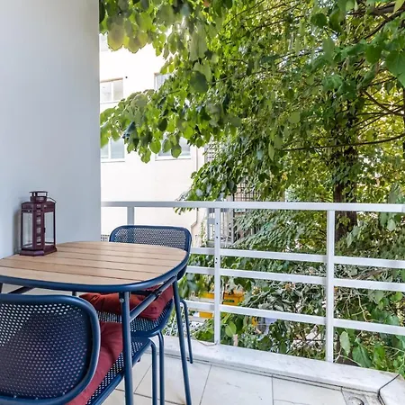 Spacious Flat W Balcony 3 Min To Bagdat Ave * İstanbul