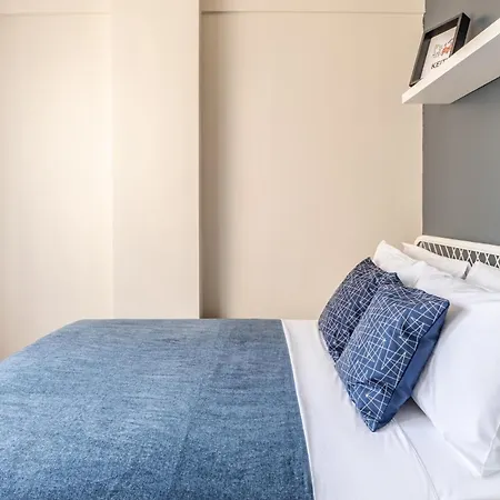 Spacious Flat W Balcony 3 Min To Bagdat Ave شقة