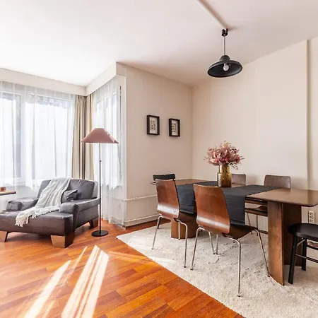 Spacious Flat W Balcony 3 Min To Bagdat Ave *